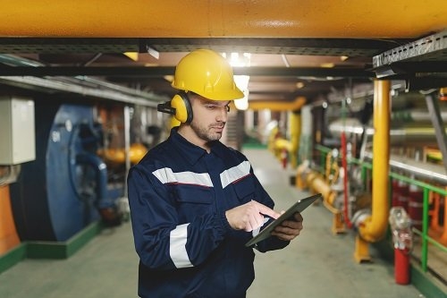 benefits of maintenance work management software 